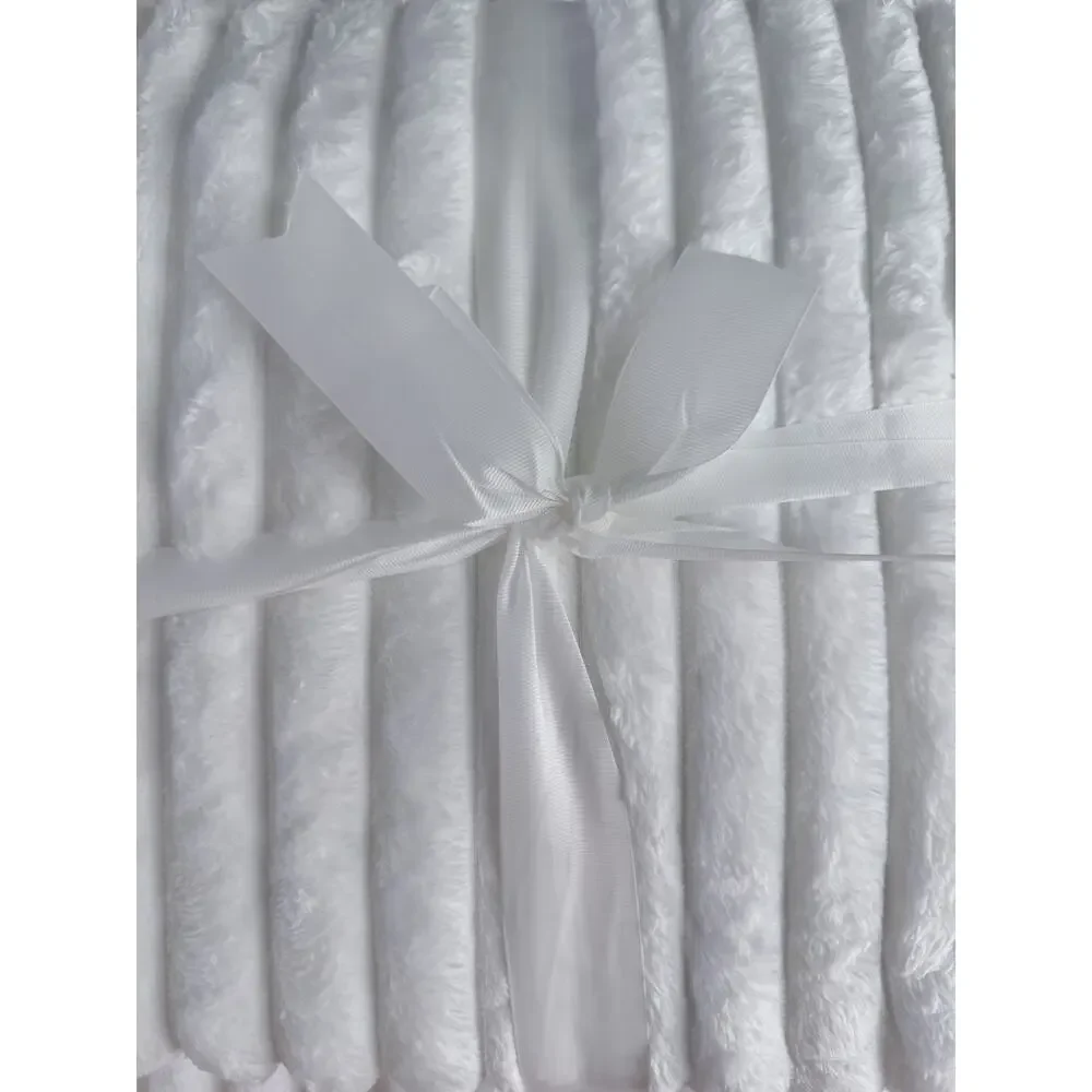 American Linen Corp. White Fluffy Striped King Size Blanket Brand New